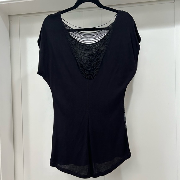 🪽HP🪽 Rock & Republic Top with Wings & Crown - Picture 5 of 13